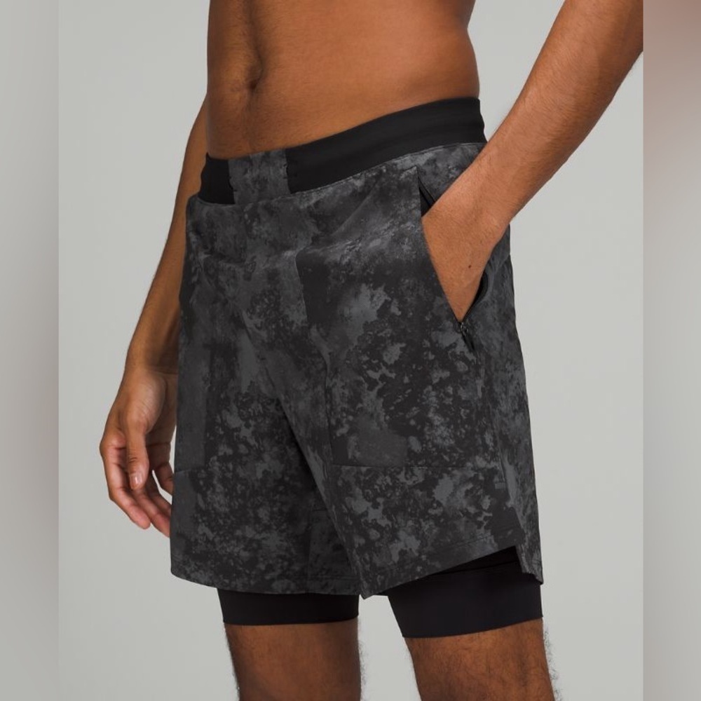 Lululemon License to Train Short 7" *Lined
Tactile Print Anchor Black Small
